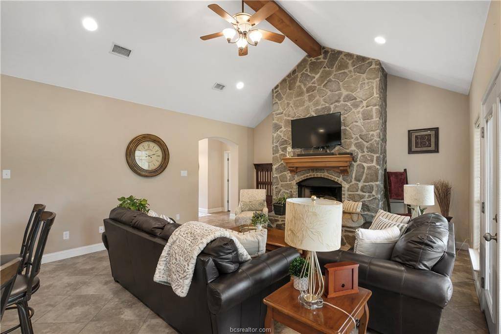 College Station, TX 77845,6443 Hardy Weedon RD