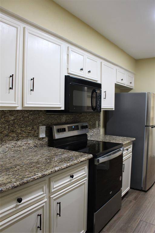 Houston, TX 77082,13871 Hollowgreen DR