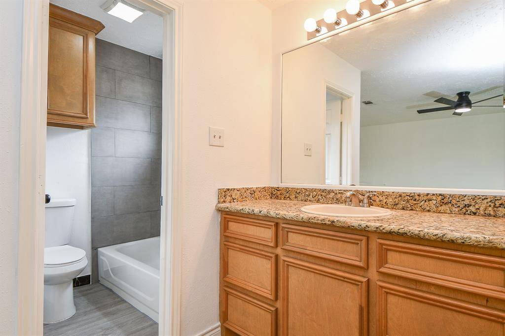 Houston, TX 77067,2430 Ridge Hollow DR
