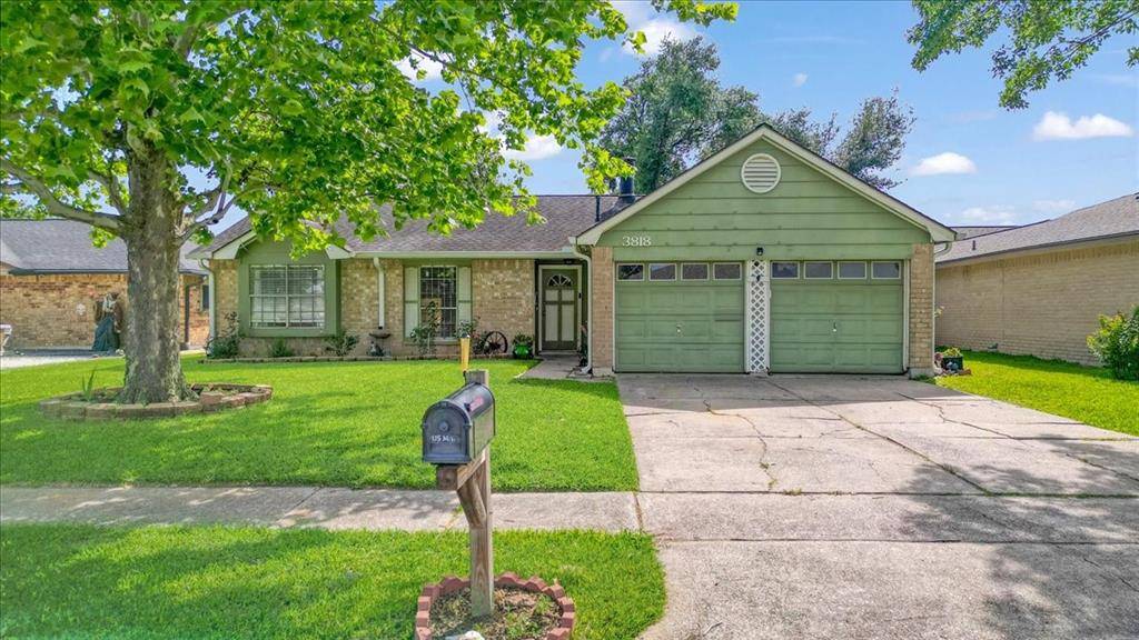 La Porte, TX 77571,3818 Roseway LN