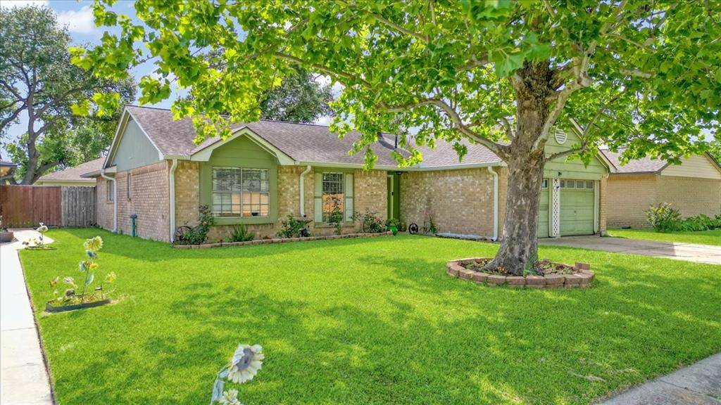 La Porte, TX 77571,3818 Roseway LN