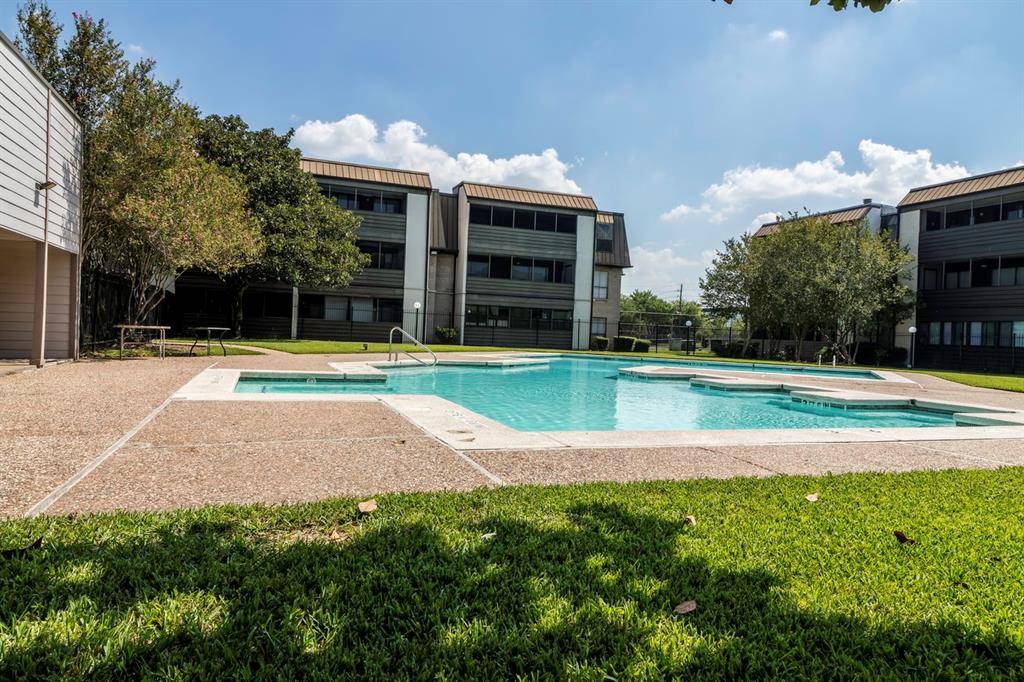 Houston, TX 77042,3055 Walnut Bend LN #35