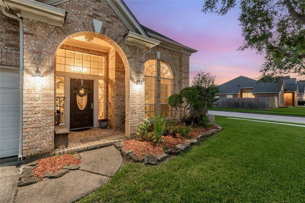 Pasadena, TX 77505,7002 Crystal Dowels DR