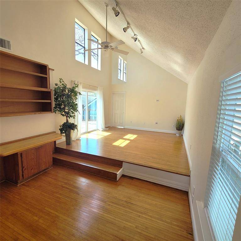 Houston, TX 77008,914-D Heights BLVD #D