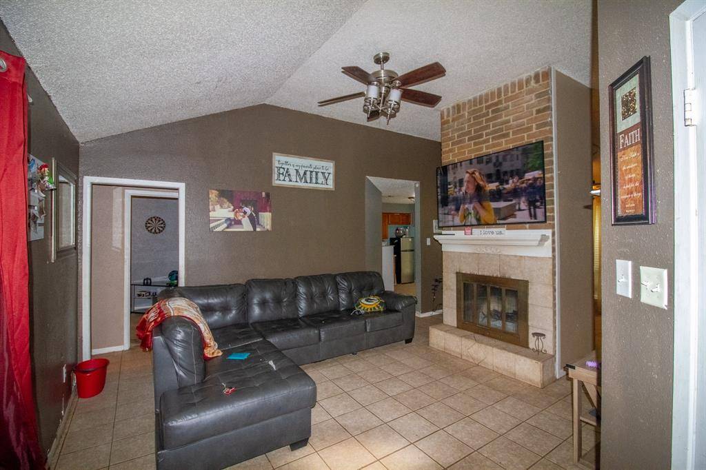 La Porte, TX 77571,8515 Lazy Brook LN