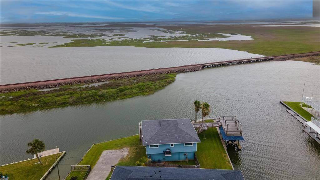 Bayou Vista, TX 77563,354 Ling ST