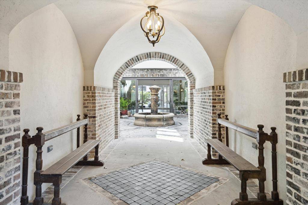 Houston, TX 77008,2222 Oxford ST