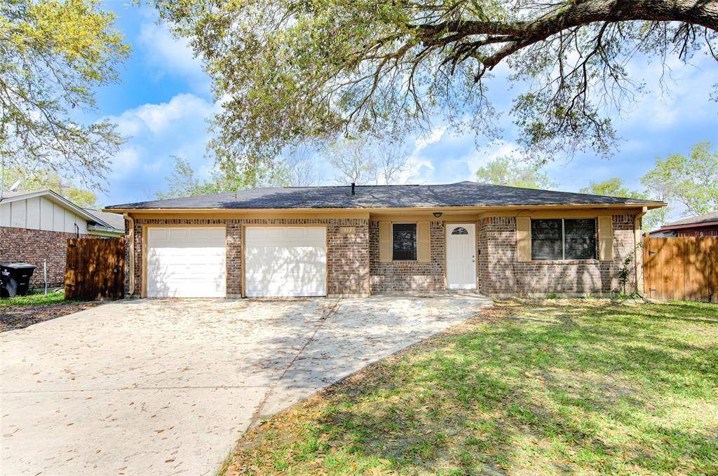 Alvin, TX 77511,512 Linda LN