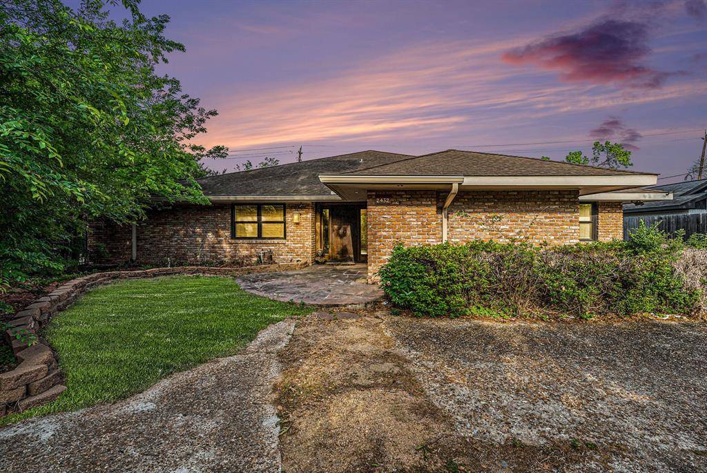 Houston, TX 77056,2432 Chimney Rock RD