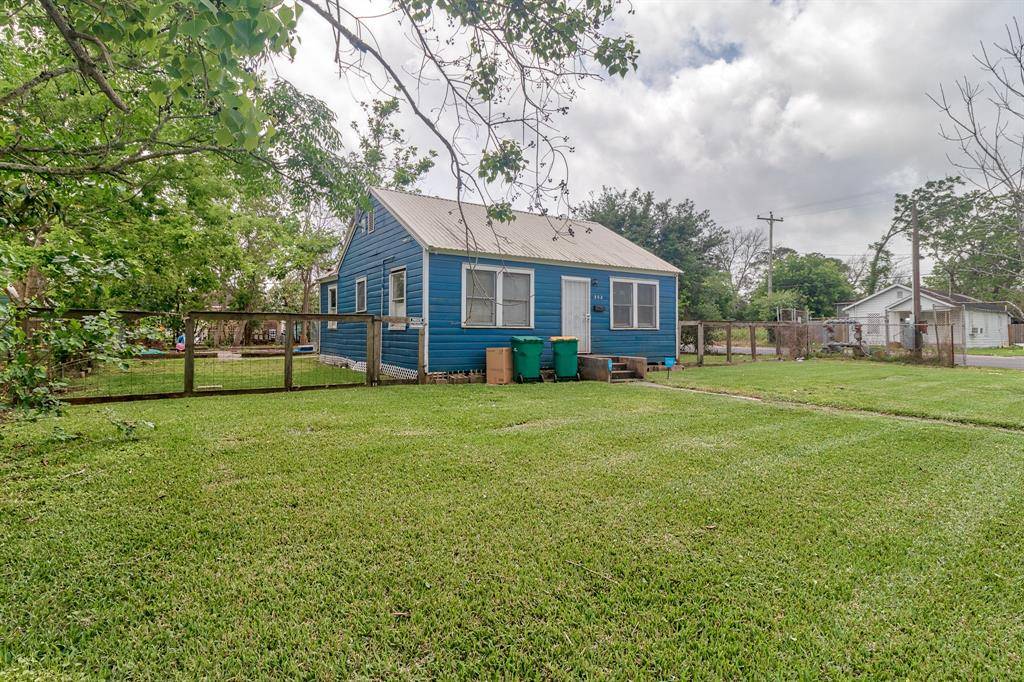 La Marque, TX 77568,202 Beatrice ST