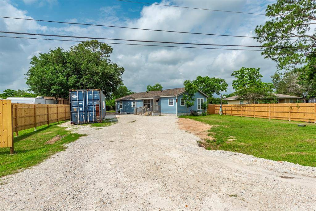 Alvin, TX 77511,577 County Road 296a