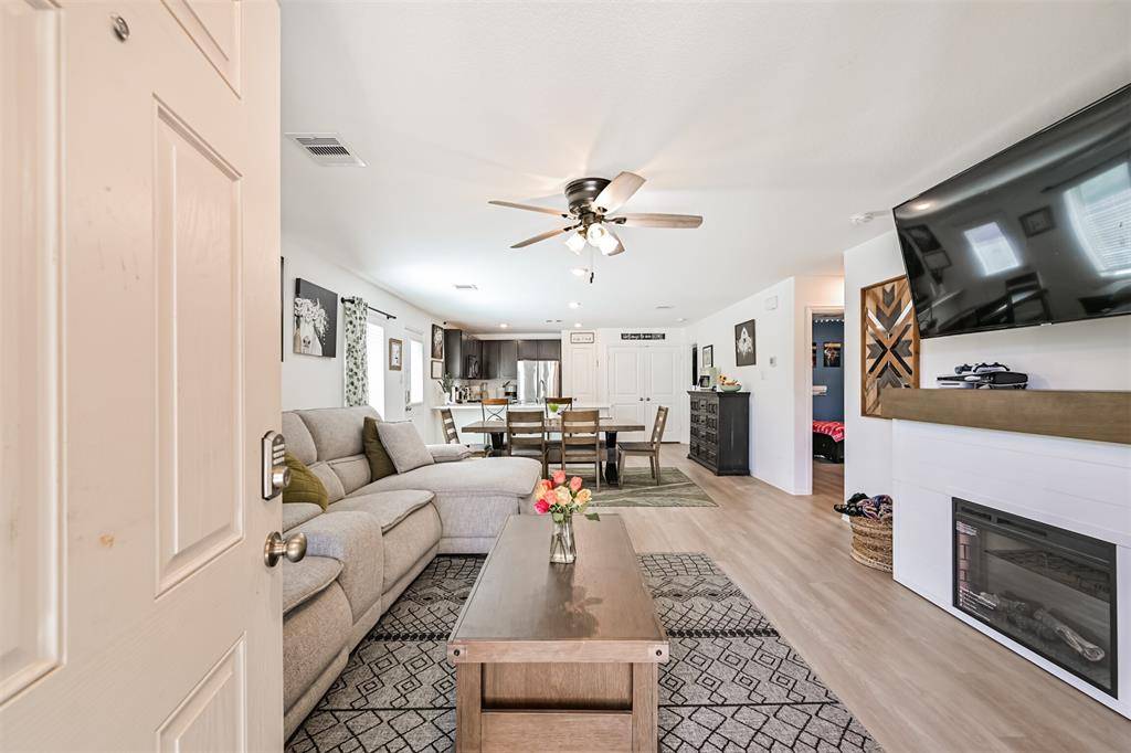 Angleton, TX 77515,138 Austin RD