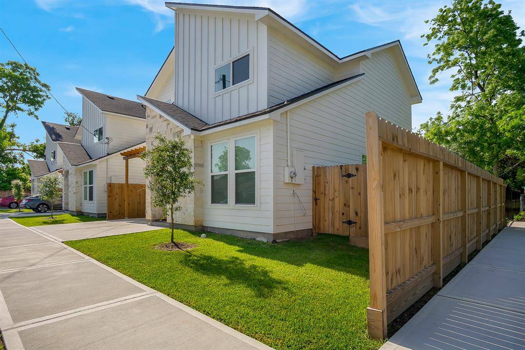 Houston, TX 77020,6206 Force ST