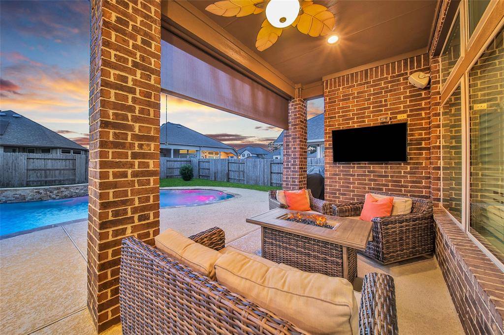 Houston, TX 77044,15715 Holloway Creek CT