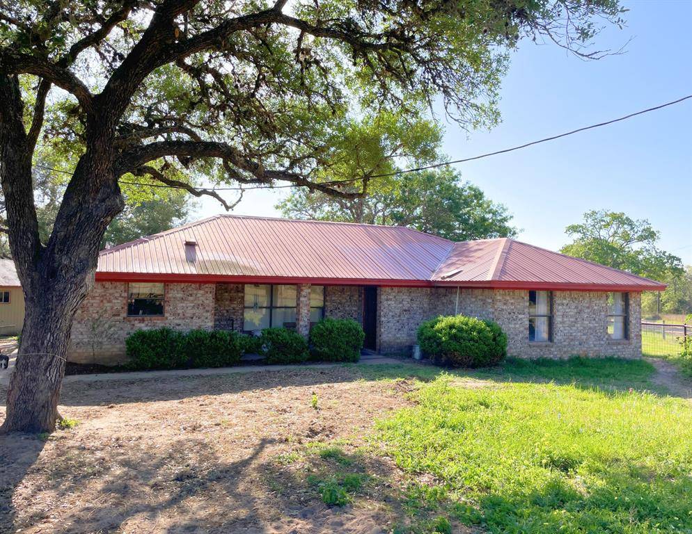 Hallettsville, TX 77964,560 County Road 383