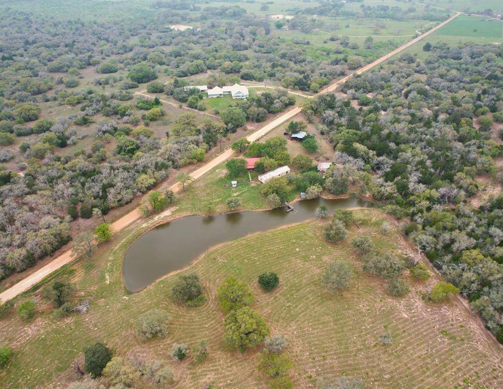 Hallettsville, TX 77964,560 County Road 383