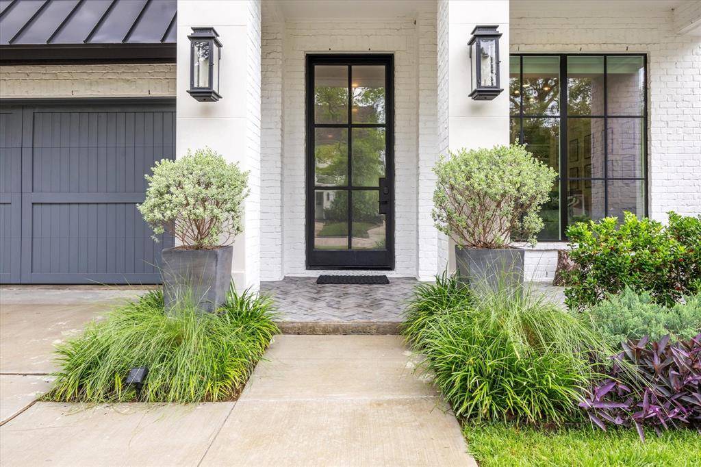 Houston, TX 77098,2224 North BLVD