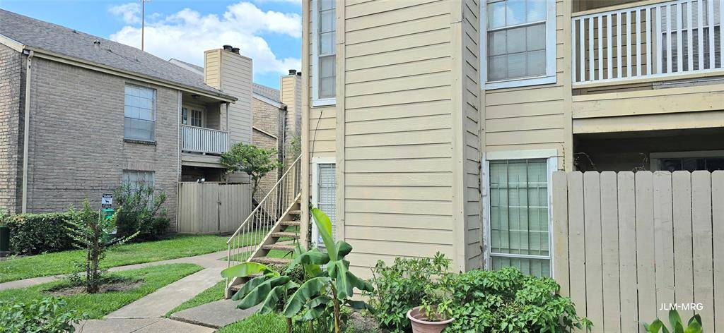 Houston, TX 77036,10211 Sugar Branch DR #444