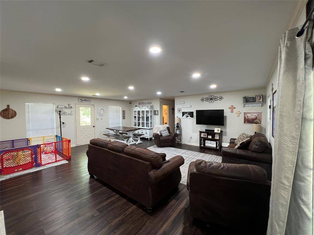 Hillister, TX 77624,795 County Road 4497