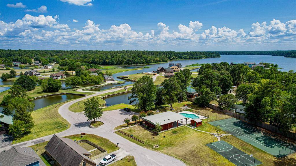 Huntsville, TX 77340,106 Wildwood Lake DR N