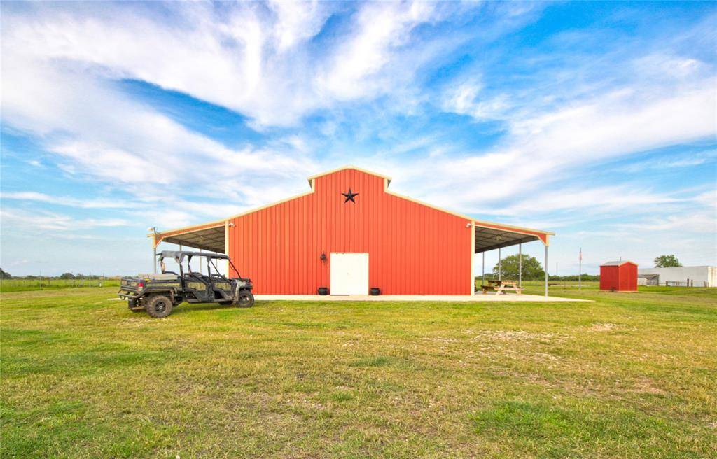 Damon, TX 77430,5829 County Road 18