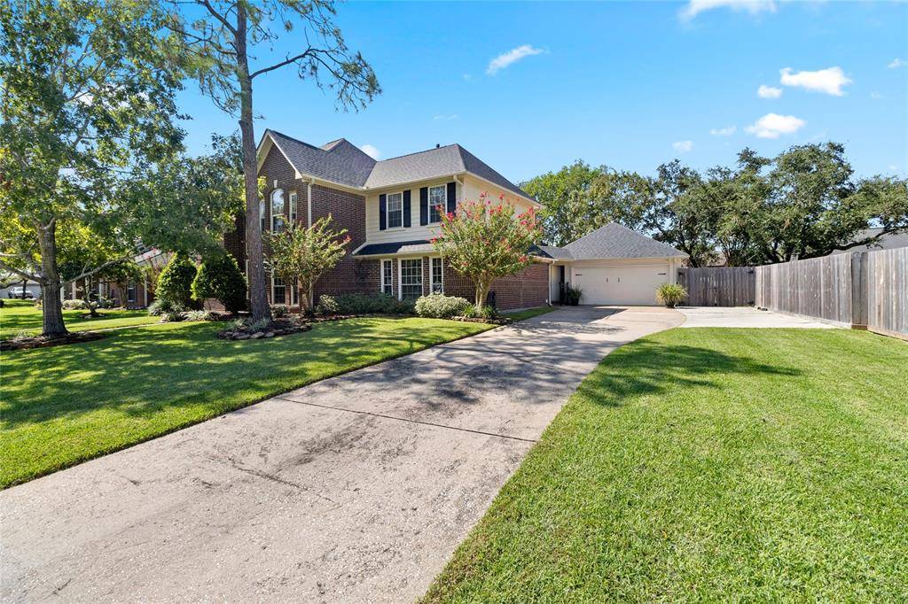 Friendswood, TX 77546,1505 Oak Hollow Drive DR