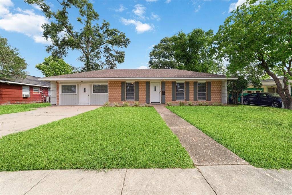 Houston, TX 77055,8022 Ridgeview DR