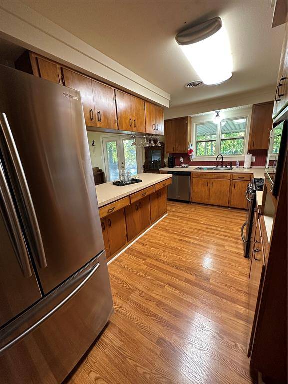 Carmine, TX 78932,121 N Hauptstrasse ST