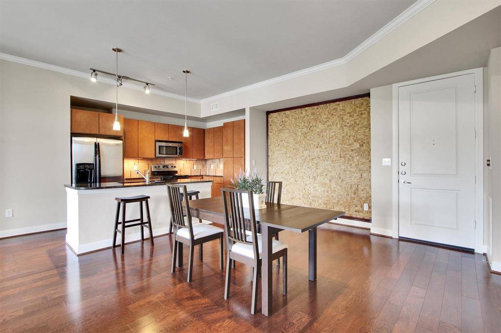 Houston, TX 77002,300 St Joseph Pkwy #318