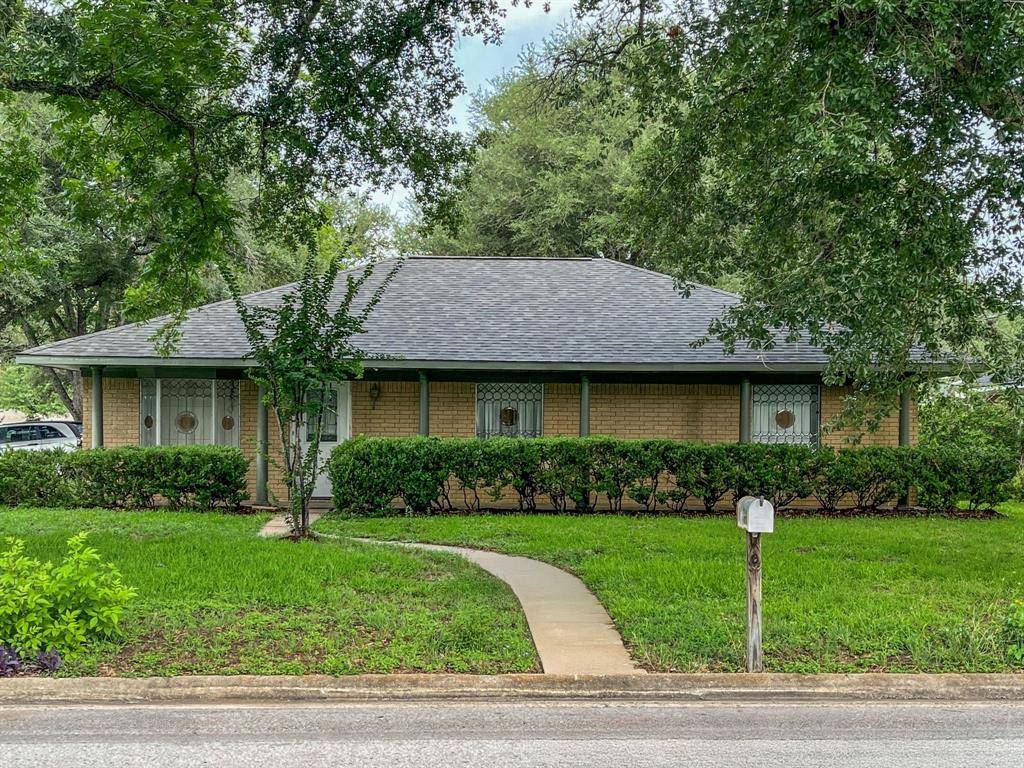 Bellville, TX 77418,1092 South Holland Street