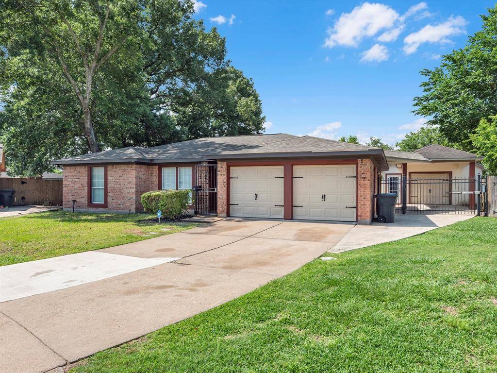 Houston, TX 77088,9003 Glen Shadow DR