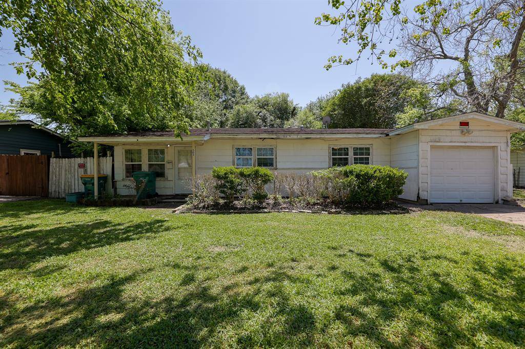 La Marque, TX 77568,503 Bluebonnet DR
