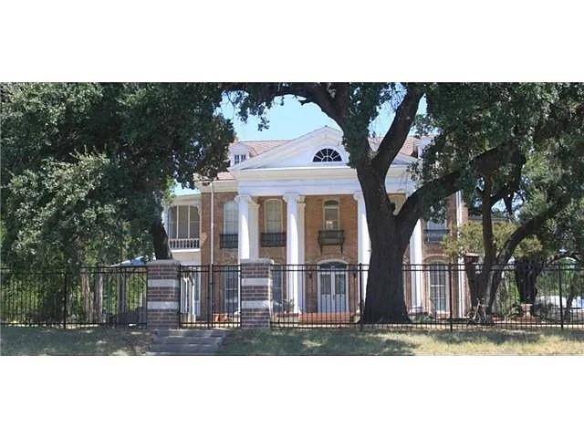 Cameron, TX 76520,410 W 4th ST