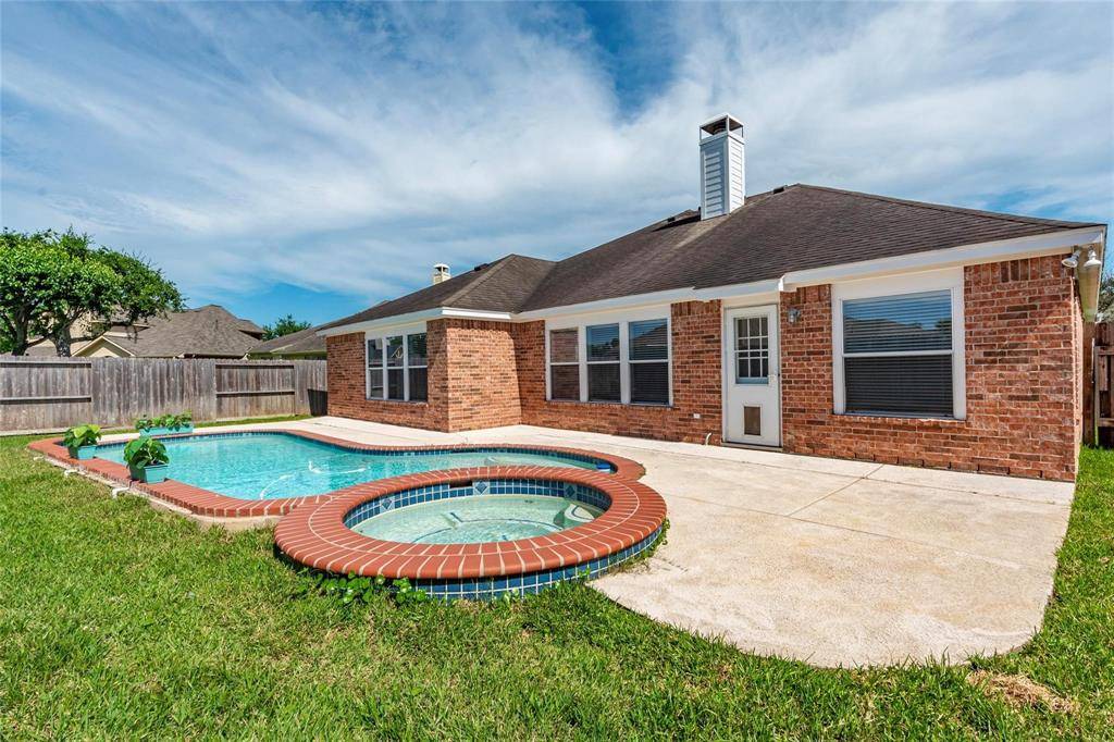 League City, TX 77539,122 Sandstone Bend LN