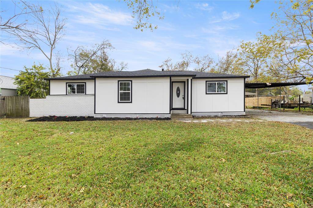 Highlands, TX 77562,213 Avenue D