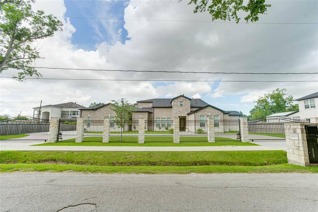 Houston, TX 77504,4821 1st ST