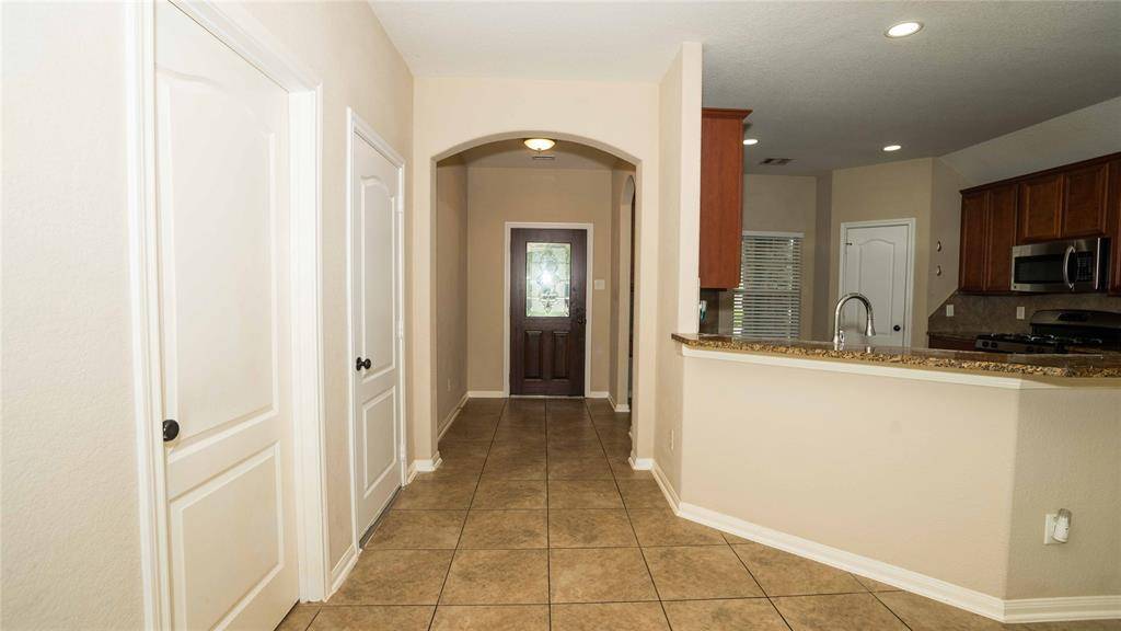 Dickinson, TX 77539,204 Lighthouse Bay LN
