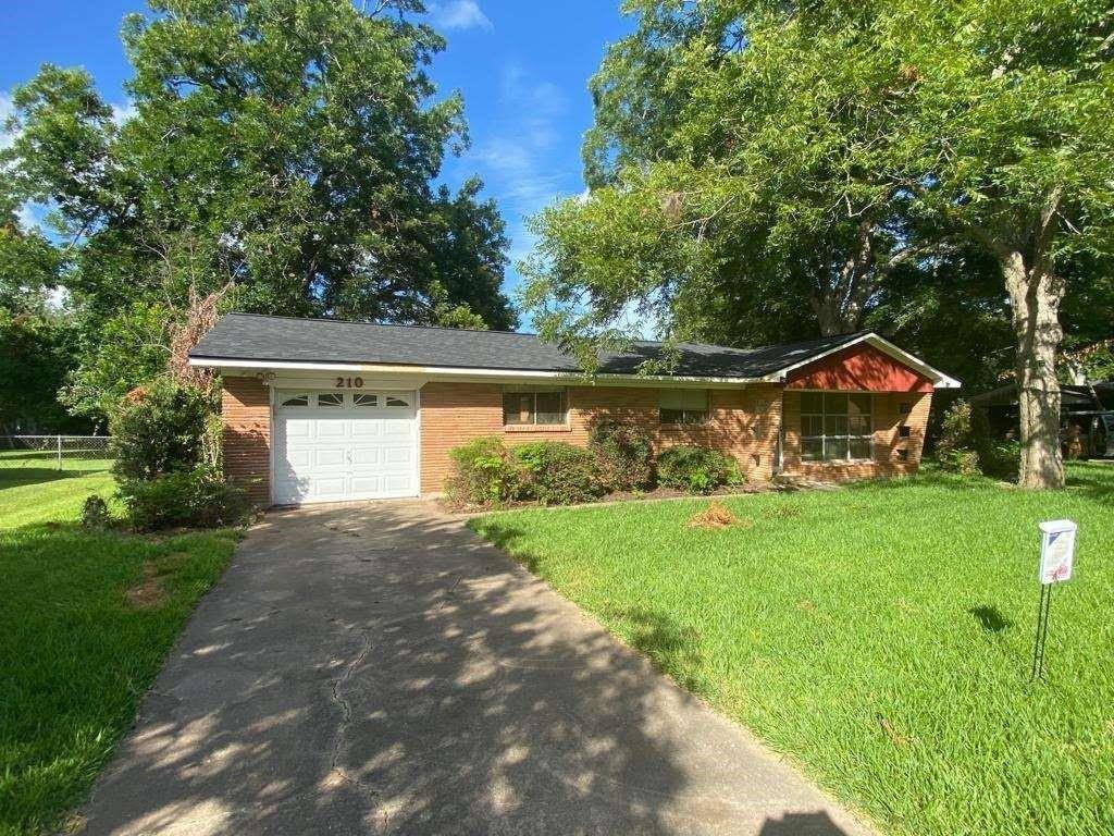 Lake Jackson, TX 77566,210 Southern Oaks DR