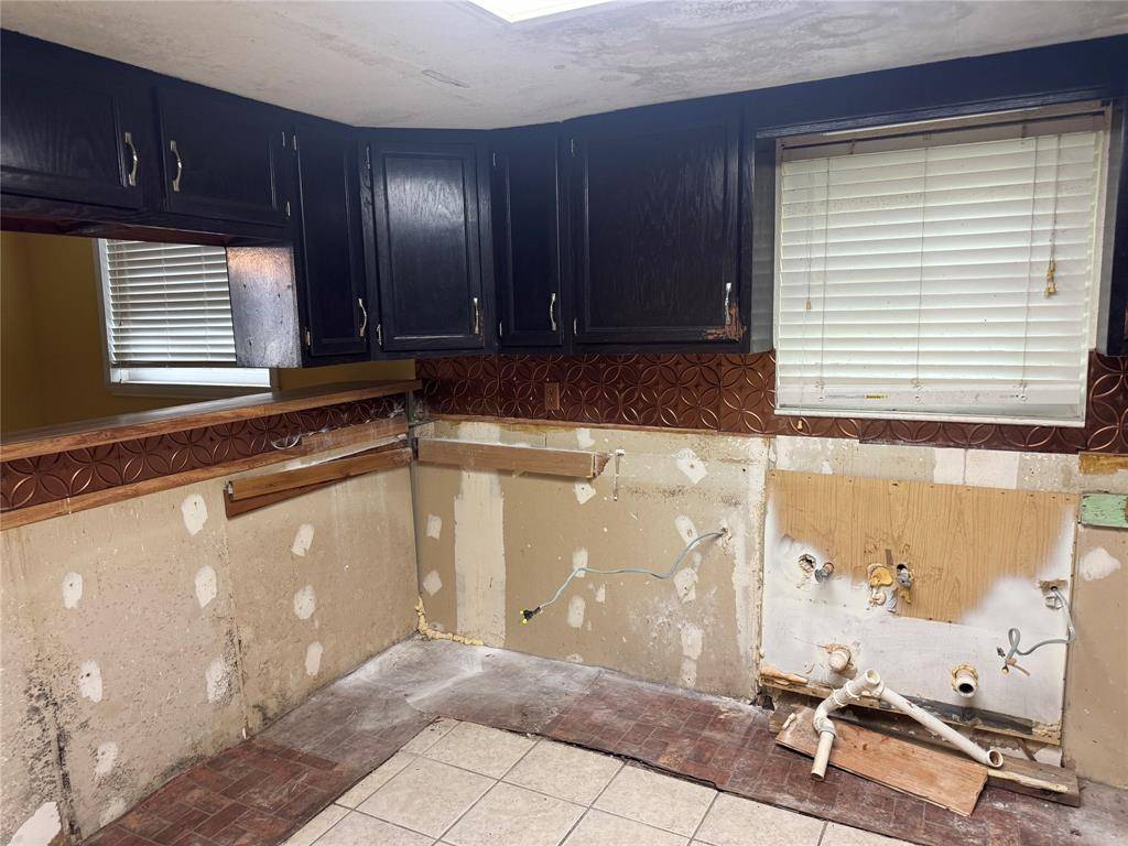 Freeport, TX 77541,619 N Avenue C