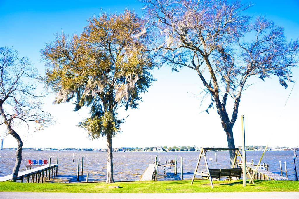 Clear Lake Shores, TX 77565,311 Narcissus RD