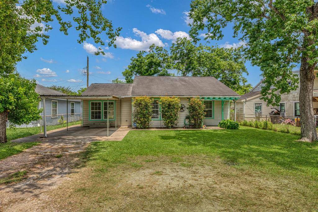 Brazoria, TX 77422,121 5th ST