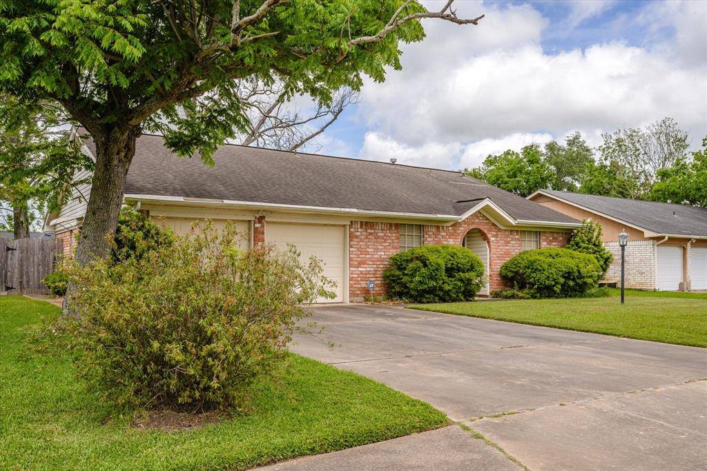 Lake Jackson, TX 77566,303 Balsam ST