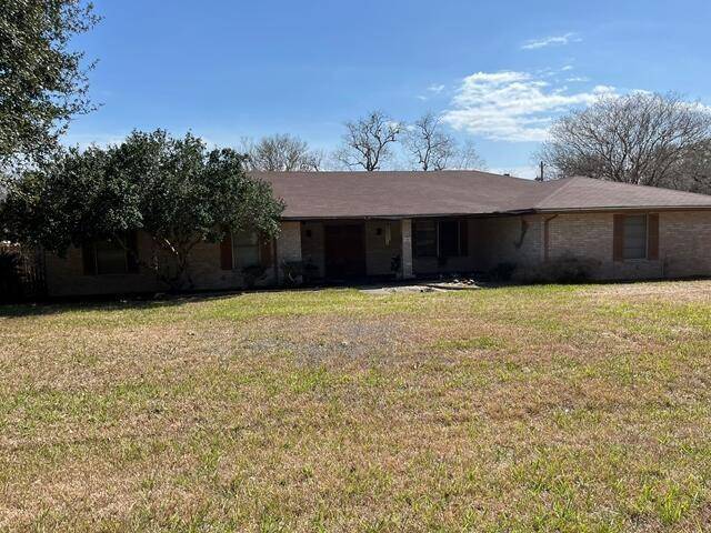 Beeville, TX 78102,16 Encino Loma