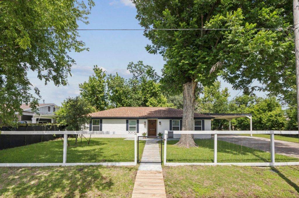 Houston, TX 77009,5009 Cochran ST