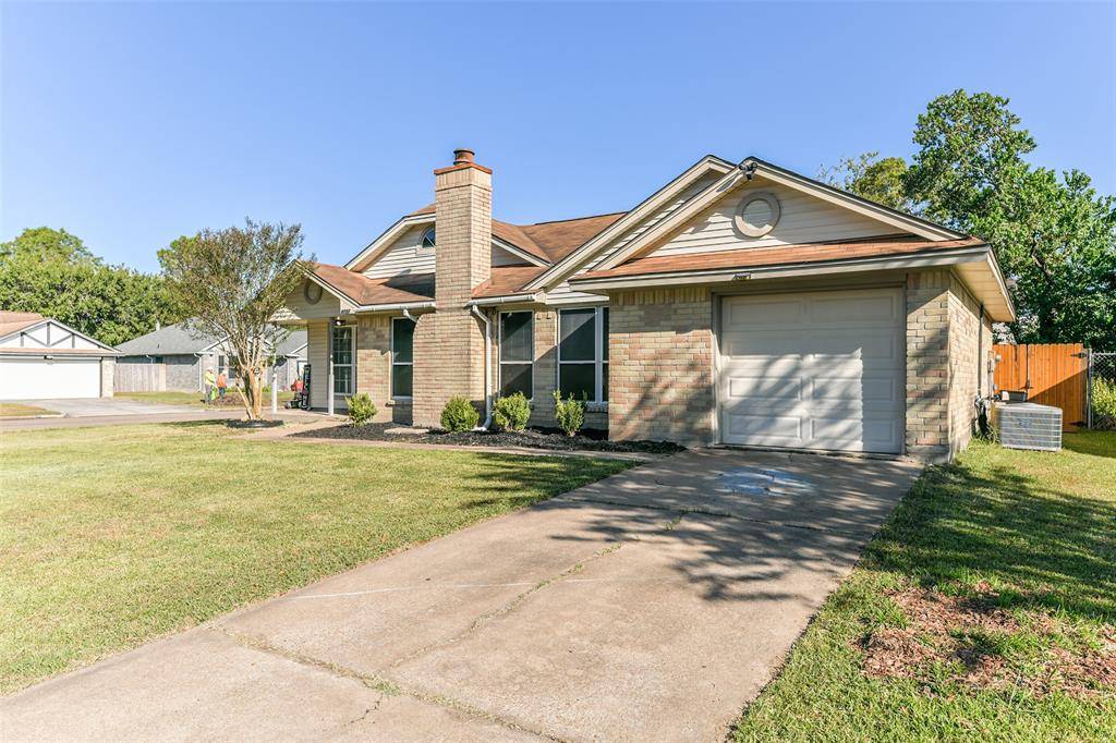 La Porte, TX 77571,8703 Lazy Brook LN