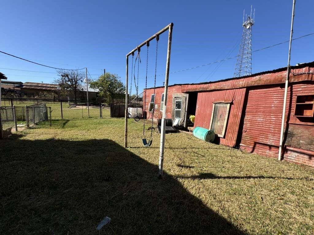 Electra, TX 76360,204 E Bryan AVE