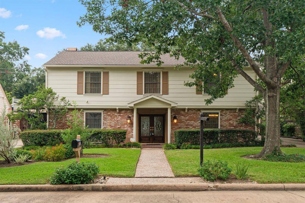 Houston, TX 77079,527 Briar Knoll DR