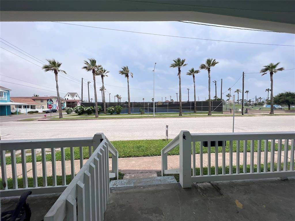 Galveston, TX 77550,2107 28th ST