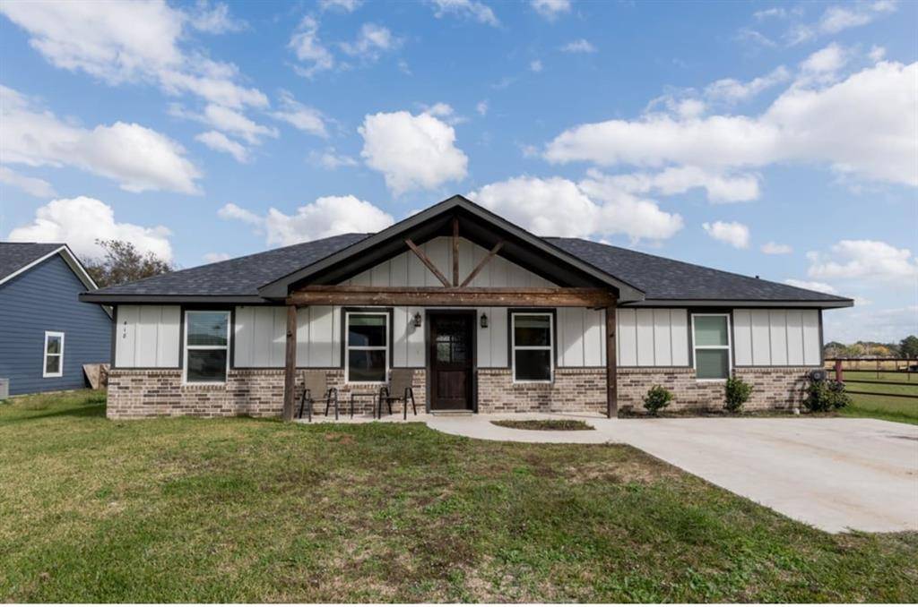 East Bernard, TX 77435,418 East ST