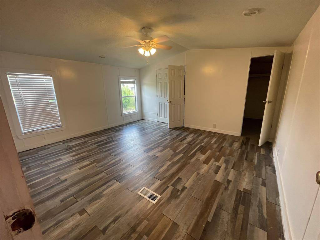 Cleveland, TX 77327,747 Road 5210